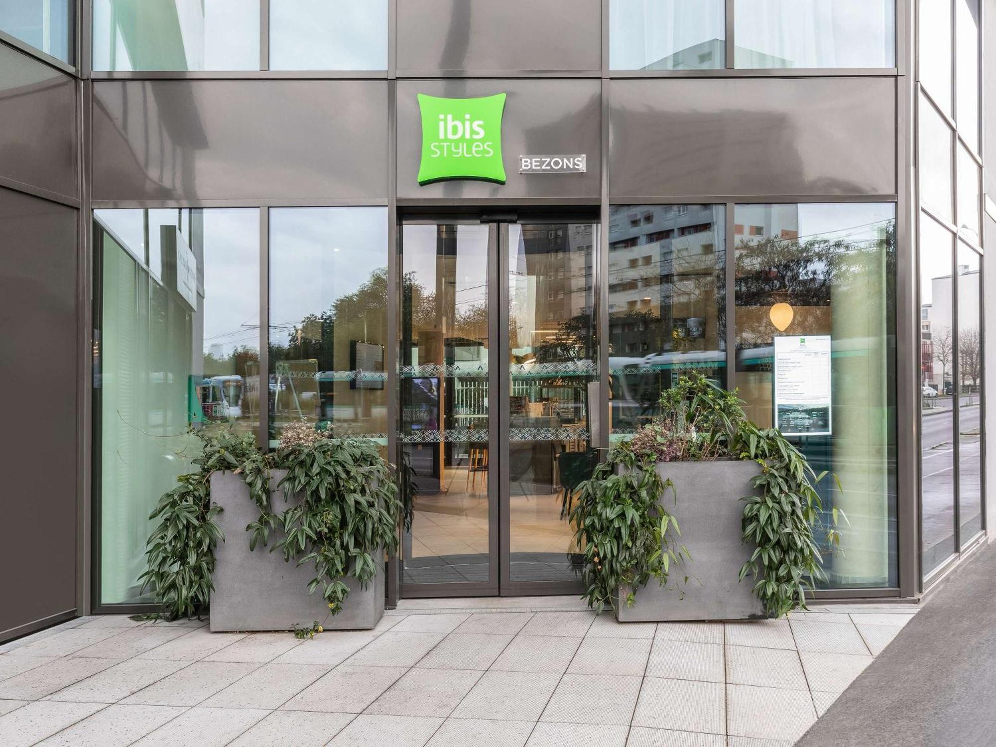 Отель Ibis Styles Bezons Paris La Defense Экстерьер фото