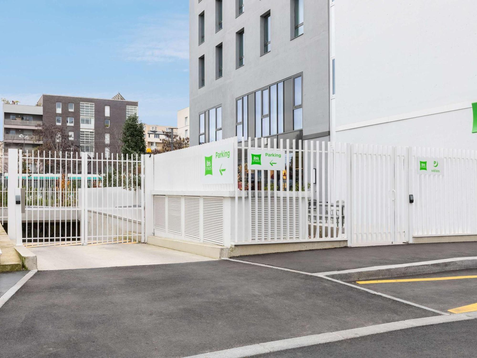 Отель Ibis Styles Bezons Paris La Defense Экстерьер фото